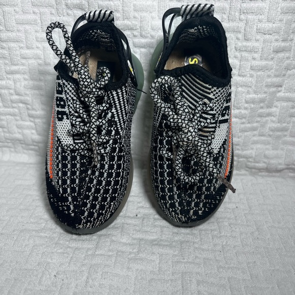 Toddler shoes - Picture 1 of 4
